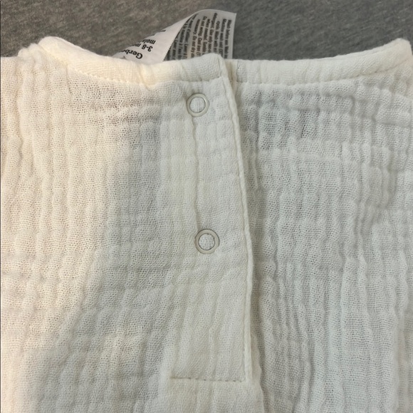 Gerber Baby Adorable White Ruffle Butt Romper Gauzy Cotton 3-6 months - Picture 4 of 4
